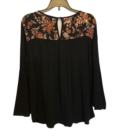 Hem and Thread Boho Chic Black Embroidered V-Neck Top with Bell Sleeves Size Sma - Picture 2 of 13